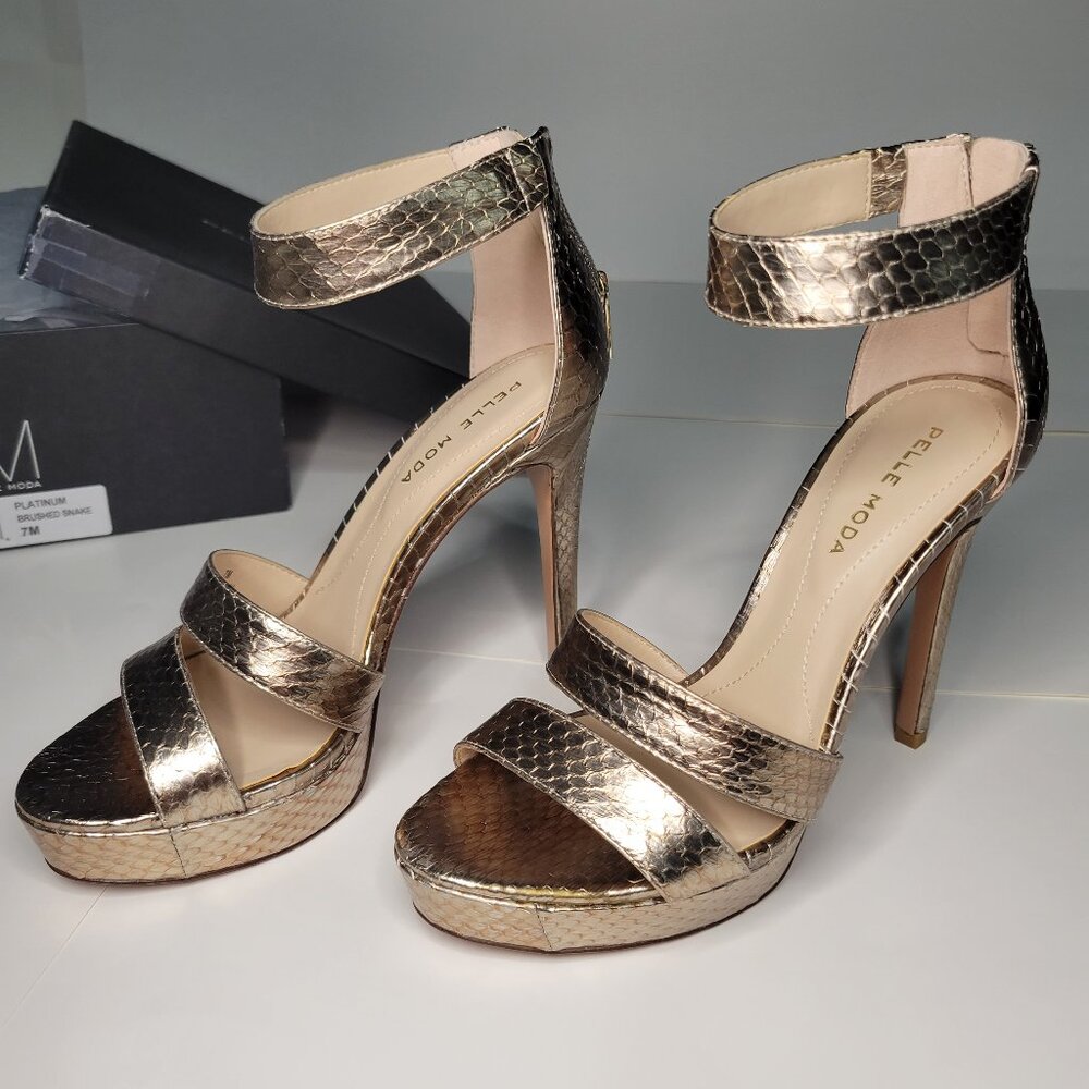 NWT Pelle Moda Ocean Platform Sandal in Platinum Brushed Snake,  Size 7